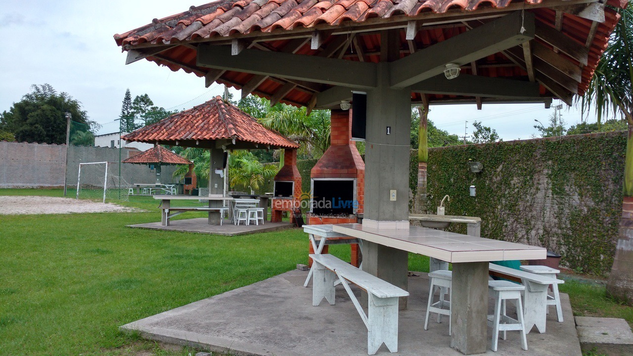 Casa para alquiler de vacaciones em Matinhos (Flamingo)