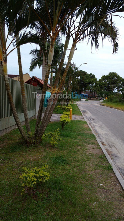 Casa para alquiler de vacaciones em Matinhos (Flamingo)