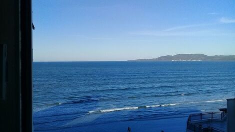 BEAUTIFUL APARTMENT IN THE SAND IN MEIA PRA ITAPEMA SC