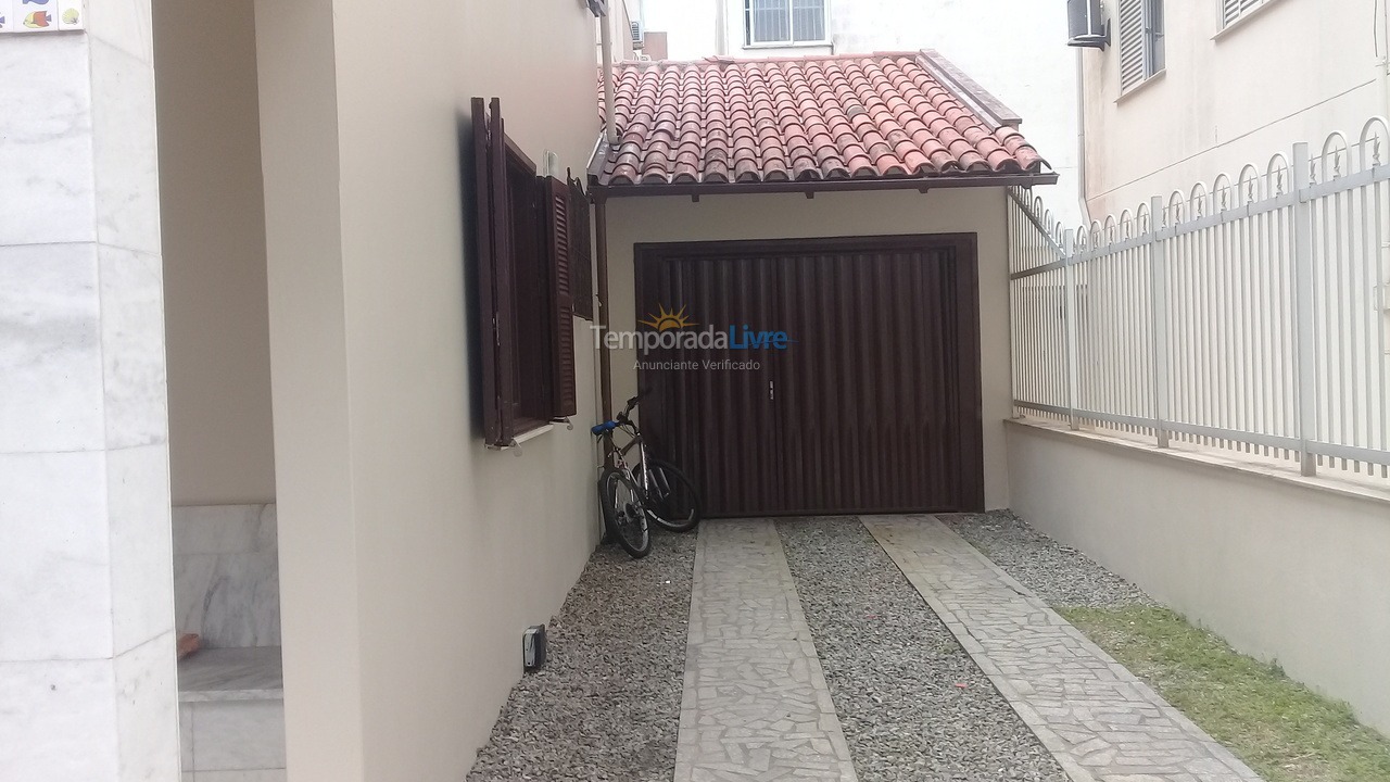 House for vacation rental in Itapema (Meia Praia)