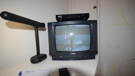 TV a cabo com 116 canais em todos os quartos, reconfigurável