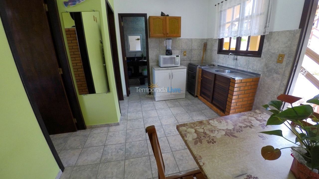 Casa para aluguel de temporada em Bombinhas (Praia de Bombas)