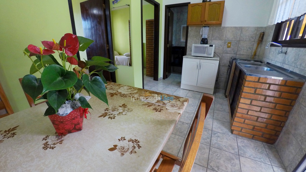 Casa para aluguel de temporada em Bombinhas (Praia de Bombas)