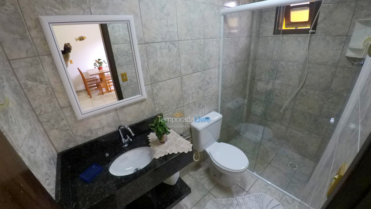 Casa para aluguel de temporada em Bombinhas (Praia de Bombas)