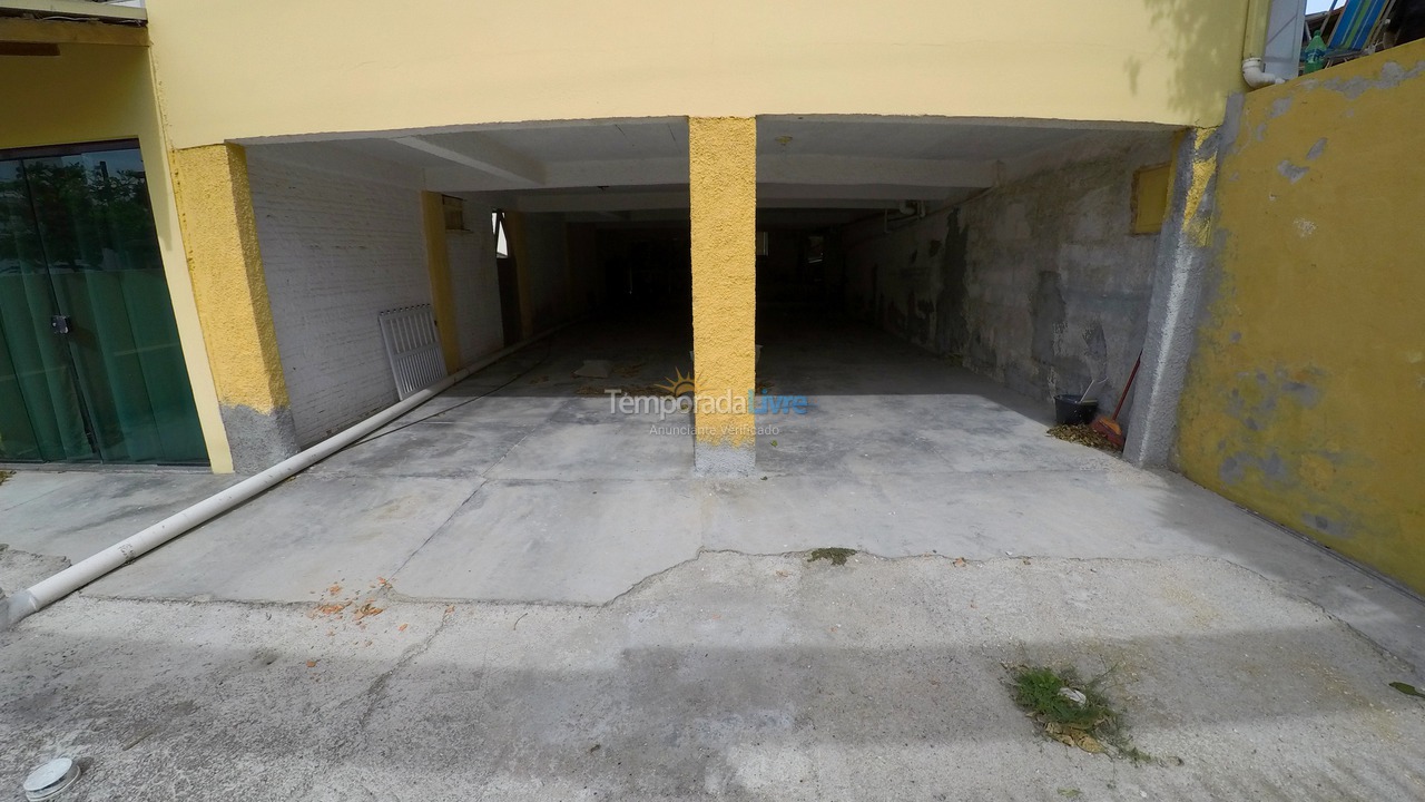 Casa para aluguel de temporada em Bombinhas (Praia de Bombas)