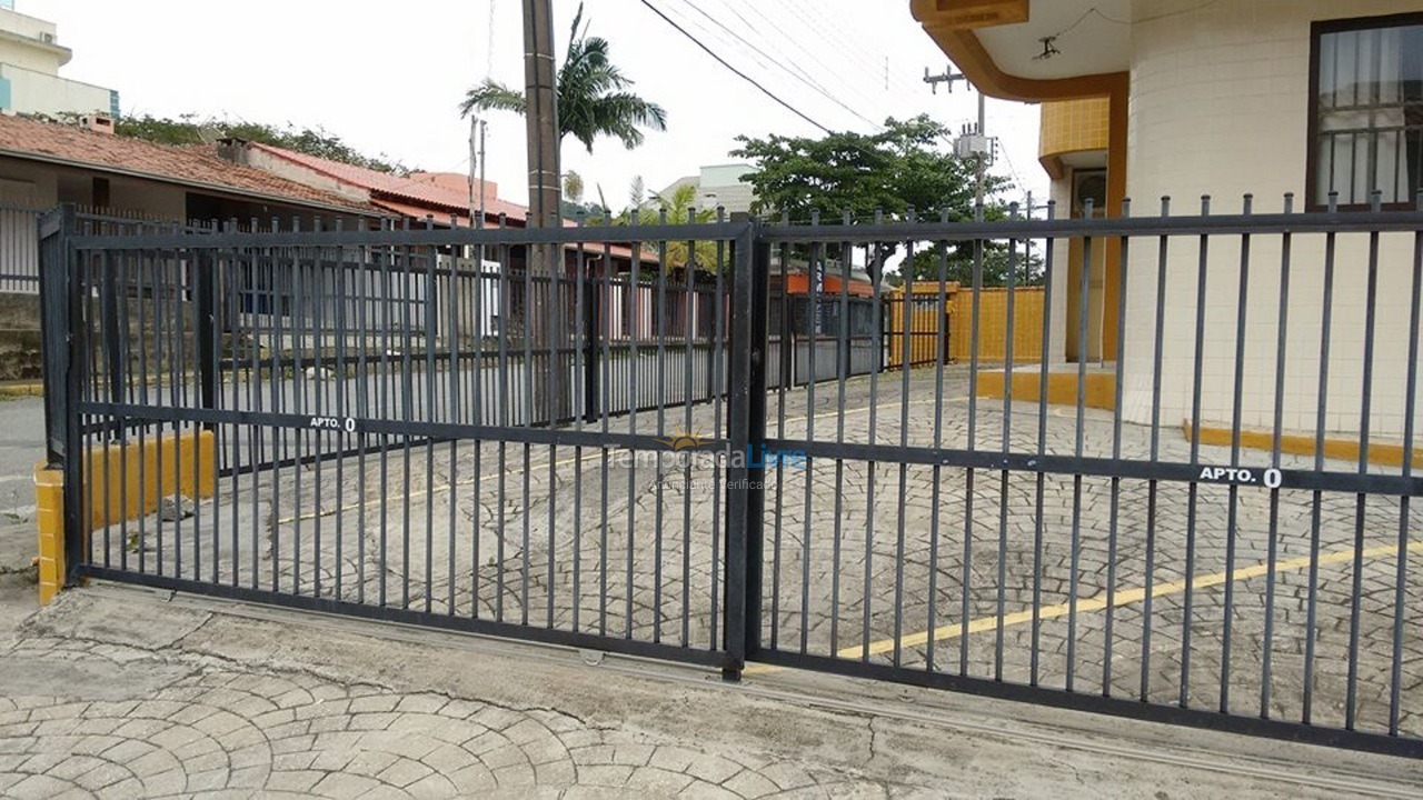 Apartamento para aluguel de temporada em Bombinhas (Praia de Bombinhas)