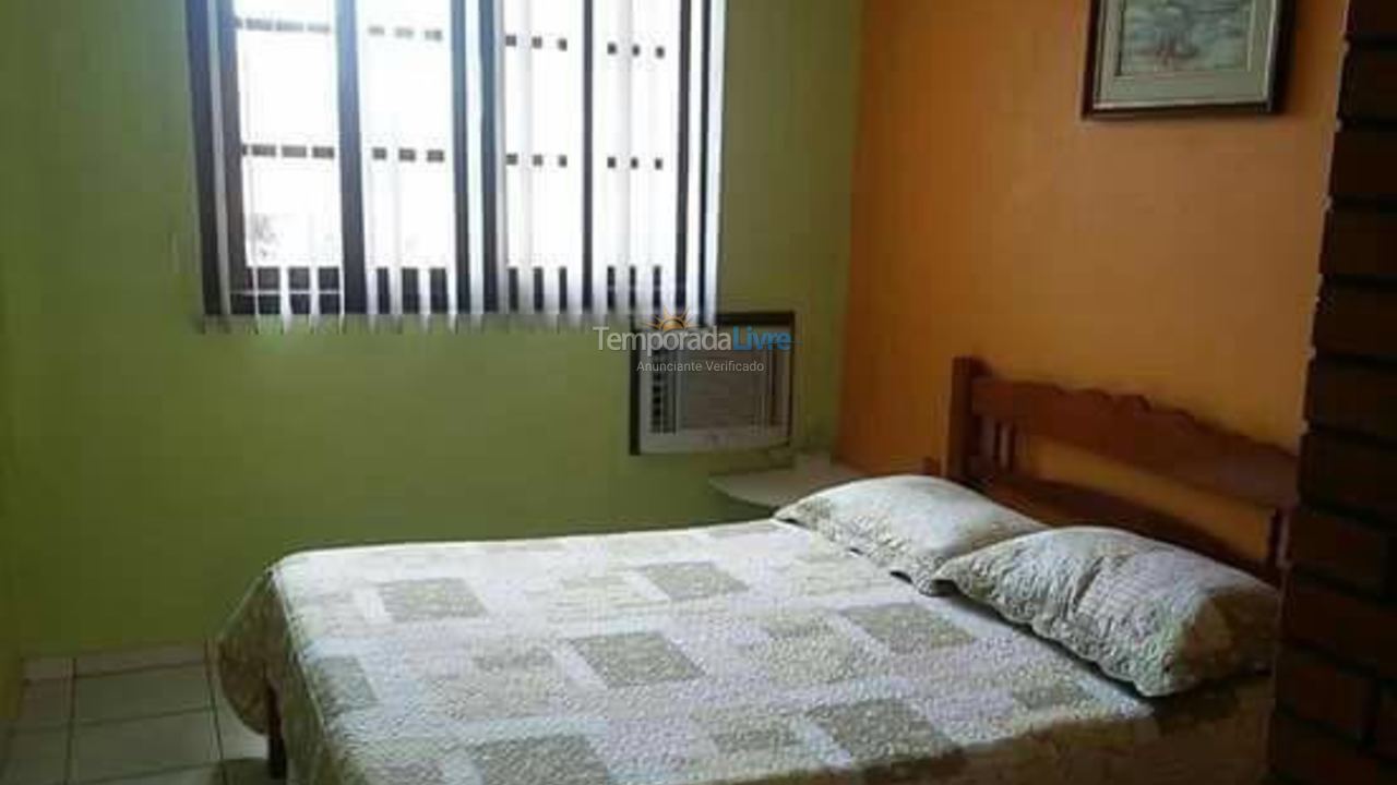 Casa para aluguel de temporada em Bombinhas (Praia de Bombas)