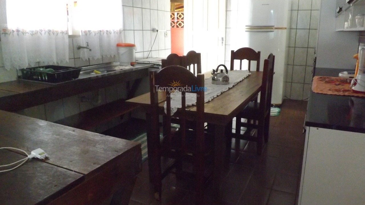 Casa para aluguel de temporada em Ubatuba (Praia da Almada)