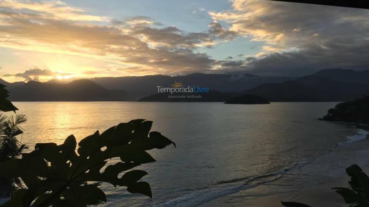 Casa para aluguel de temporada em Ubatuba (Praia da Almada)