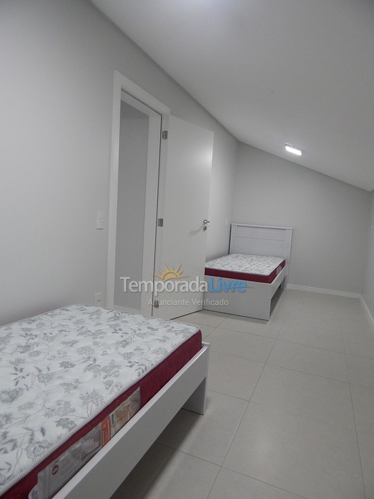 Apartamento para aluguel de temporada em Florianopolis (Praia dos Ingleses)