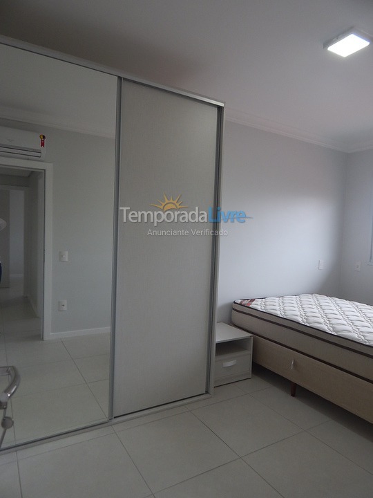 Apartamento para aluguel de temporada em Florianopolis (Praia dos Ingleses)