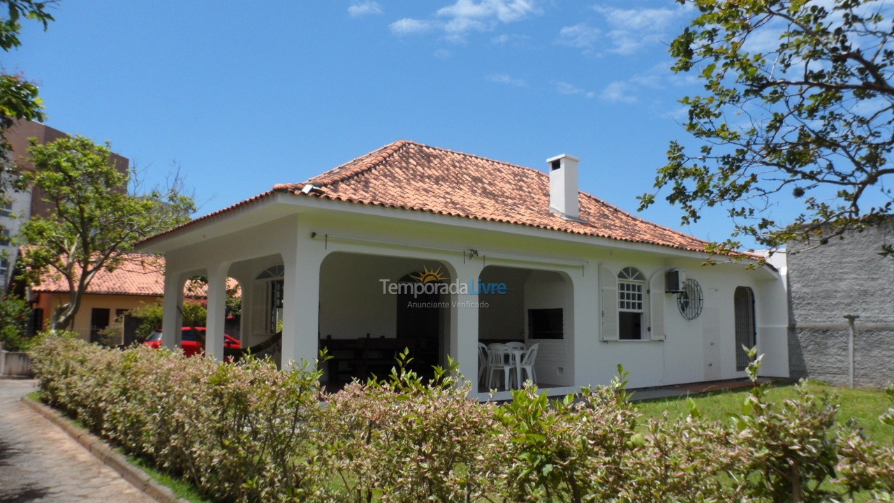 Casa para aluguel de temporada em Florianopolis (Praia dos Ingleses)