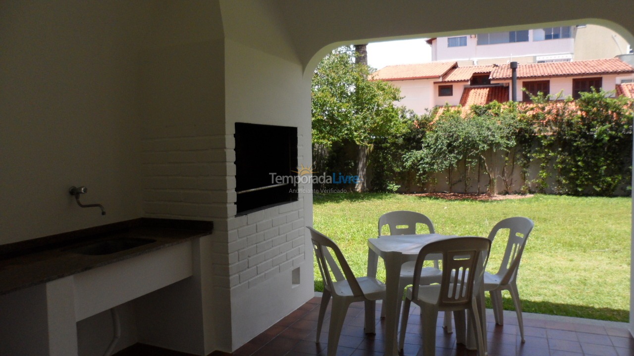 Casa para aluguel de temporada em Florianopolis (Praia dos Ingleses)