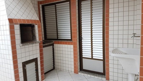 169B- APARTAMENTO PRÓXIMO AO MAR EM BOMBINHAS