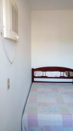 Aontar una gran ubicación en la colina de la playa con aire acondicionado..