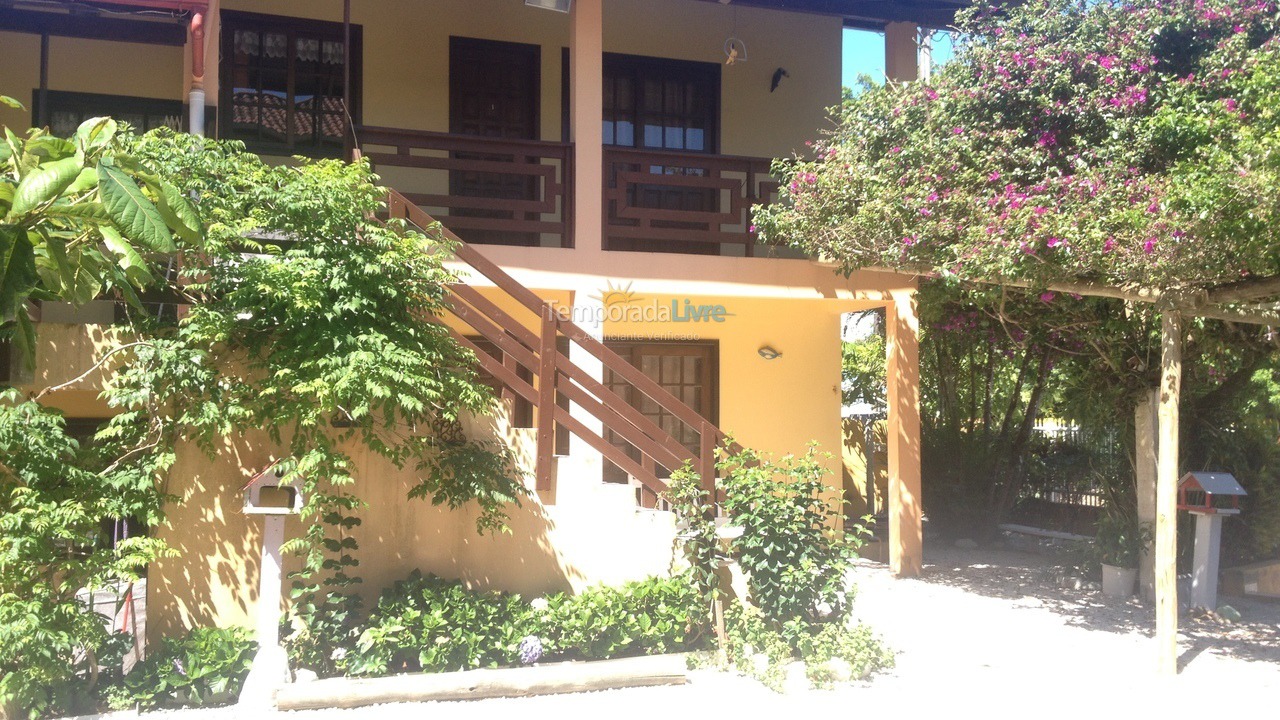 Casa para aluguel de temporada em Bombinhas (Praia de Bombas)