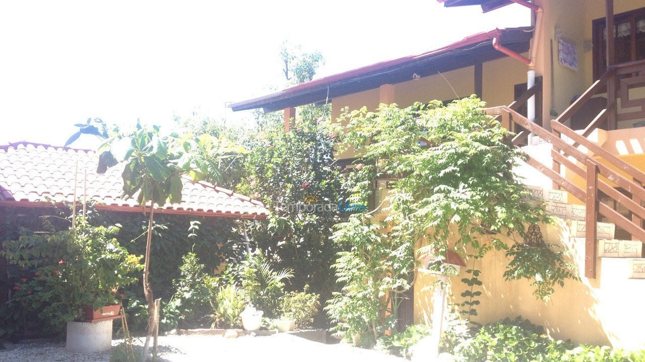 Casa para aluguel de temporada em Bombinhas (Praia de Bombas)