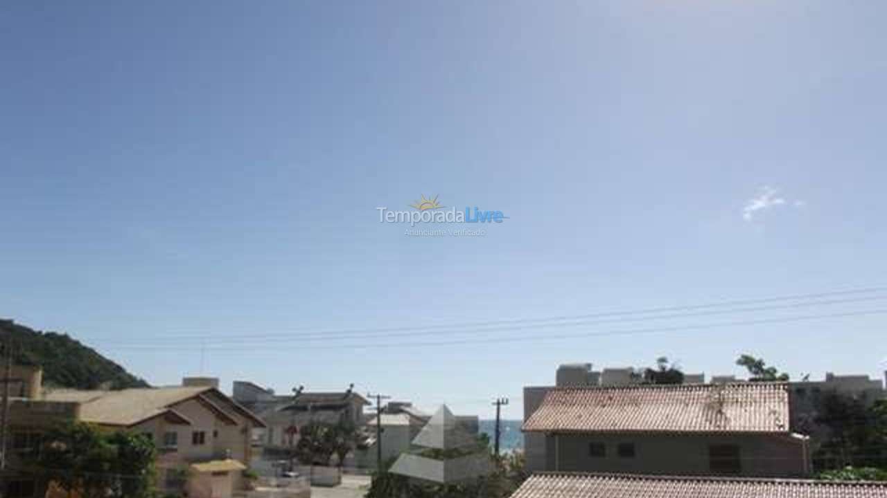 Casa para aluguel de temporada em Bombinhas (Praia de Bombas)