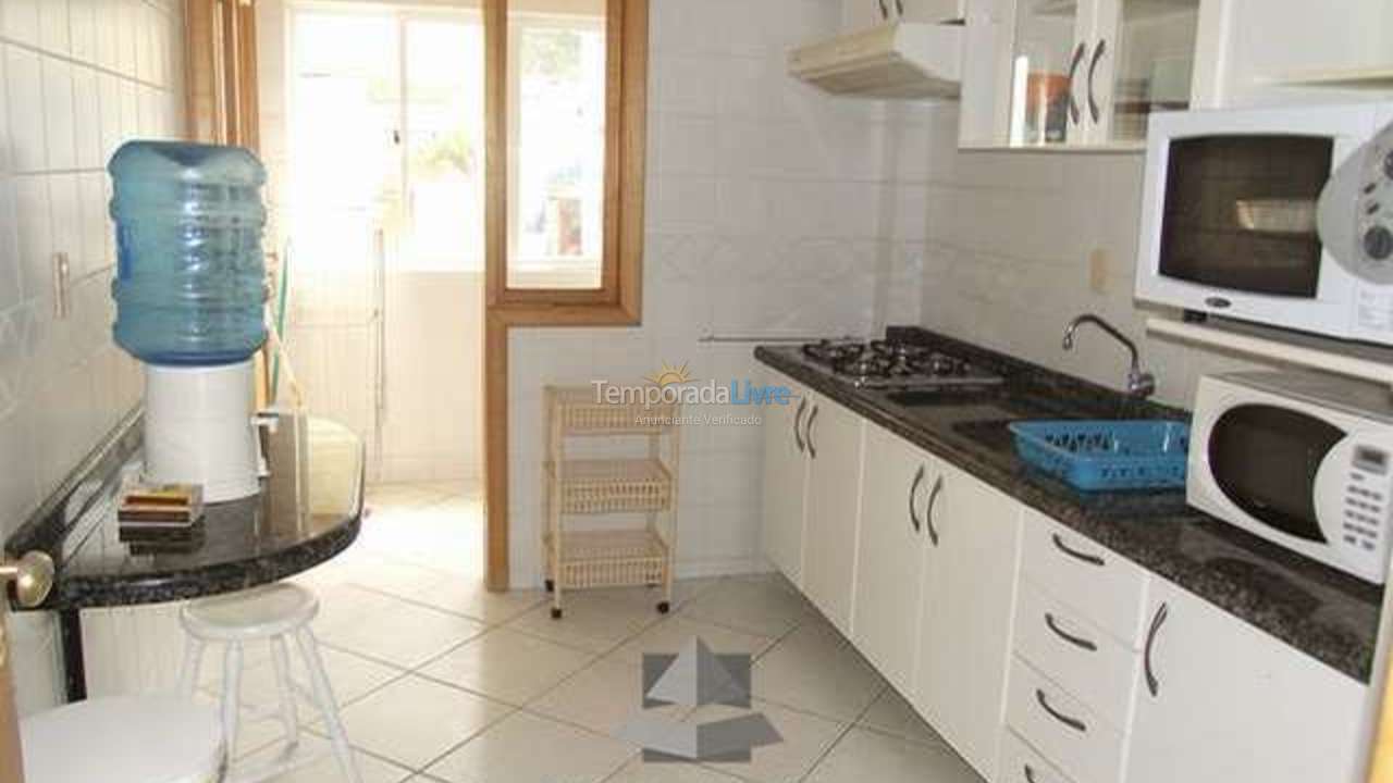 Casa para aluguel de temporada em Bombinhas (Praia de Bombas)