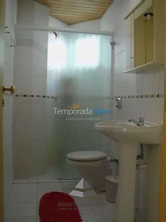 Casa para aluguel de temporada em Bombinhas (Praia de Bombas)