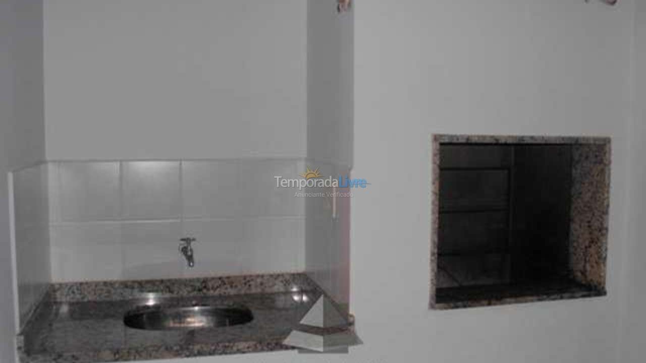 Casa para aluguel de temporada em Bombinhas (Praia de Bombas)