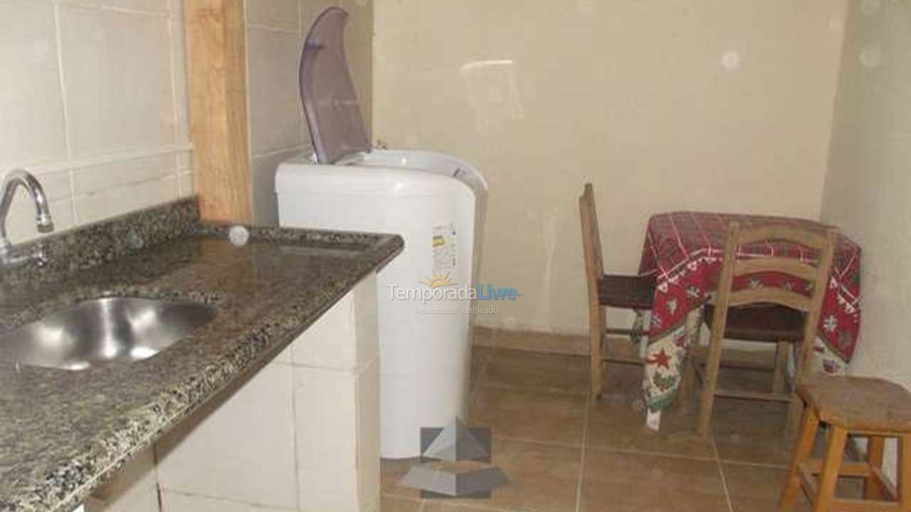 Casa para aluguel de temporada em Bombinhas (Praia de Bombas)