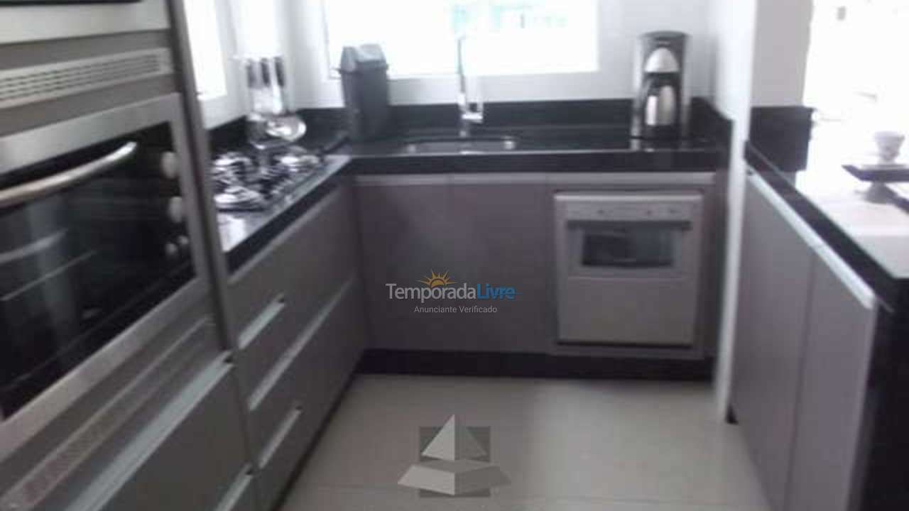 Casa para alquiler de vacaciones em Bombinhas (Praia de Bombas)