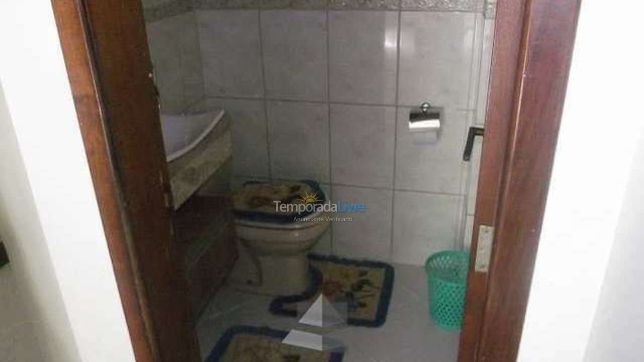 Casa para aluguel de temporada em Bombinhas (Praia de Bombas)