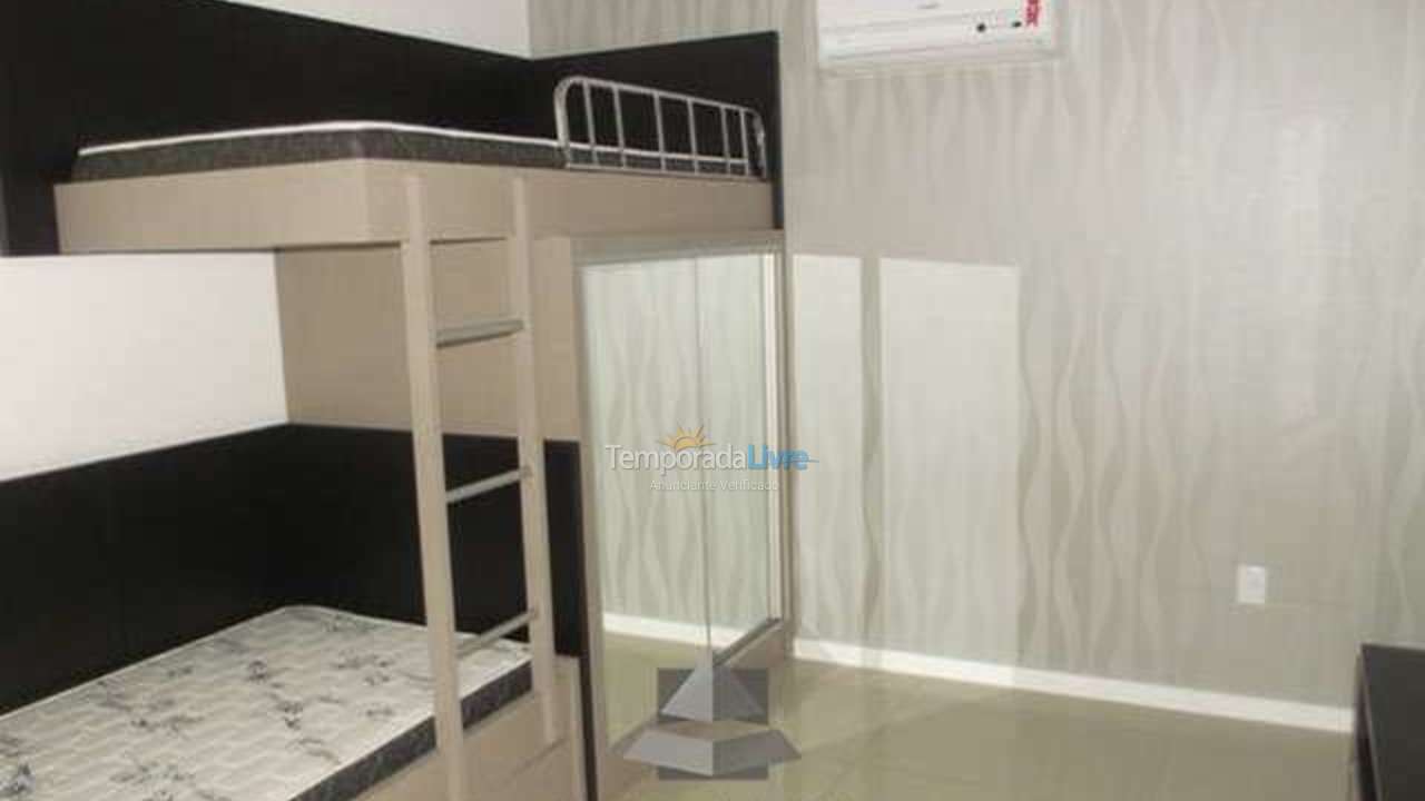 Casa para alquiler de vacaciones em Bombinhas (Praia de Bombas)