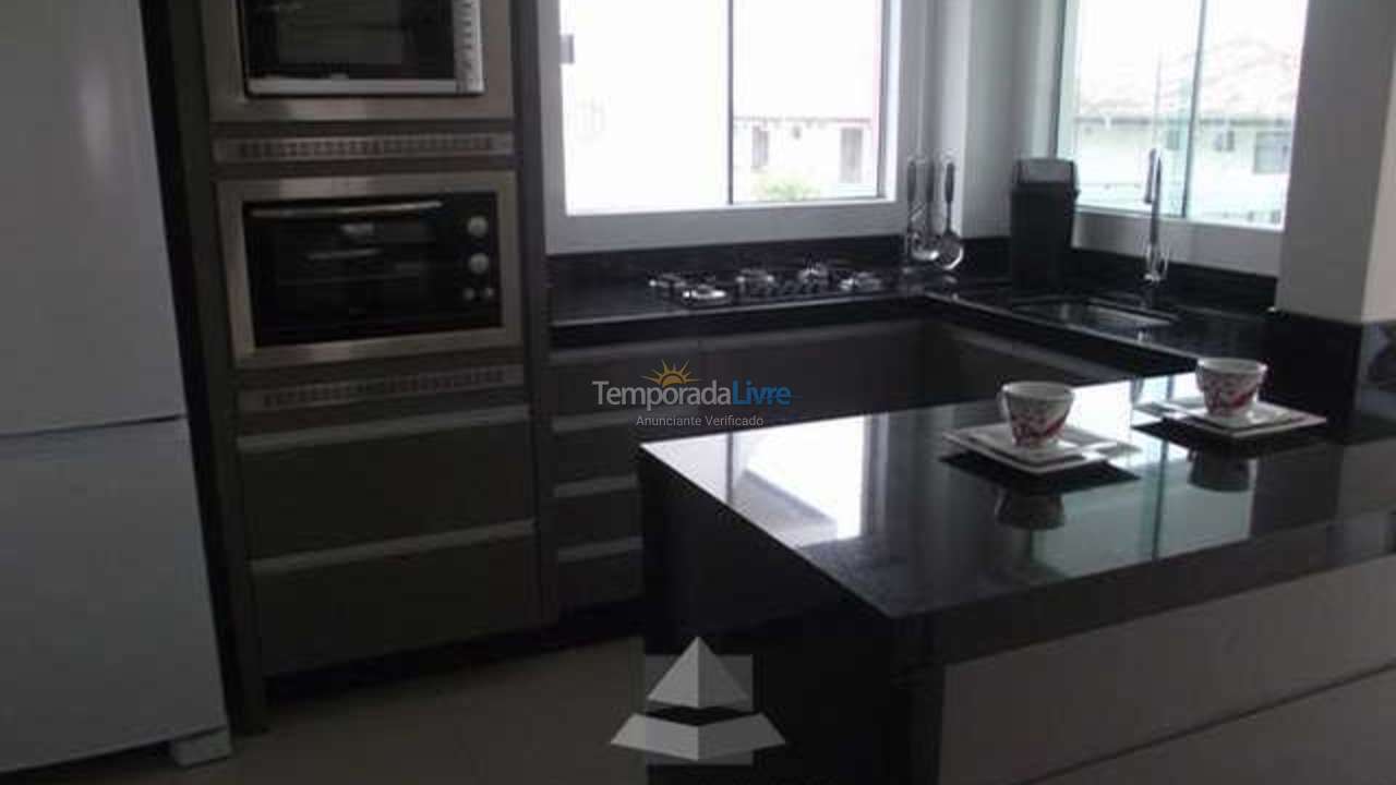 Casa para alquiler de vacaciones em Bombinhas (Praia de Bombas)