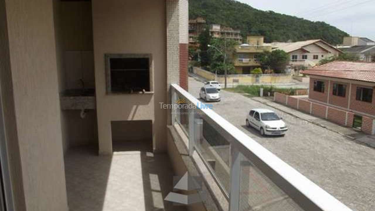 Casa para aluguel de temporada em Bombinhas (Praia de Bombas)