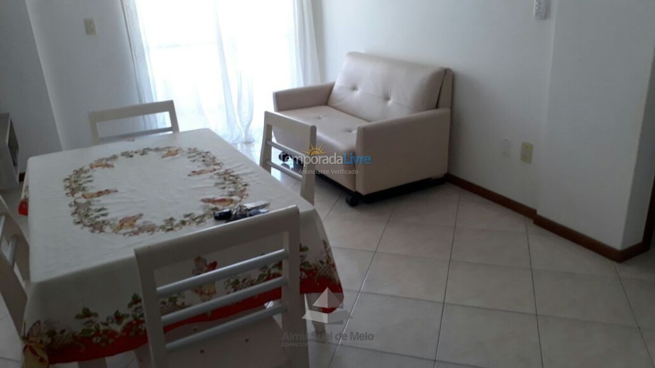 Casa para aluguel de temporada em Bombinhas (Praia de Bombas)