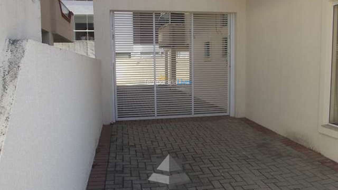 House for vacation rental in Bombinhas (Praia de Bombas)