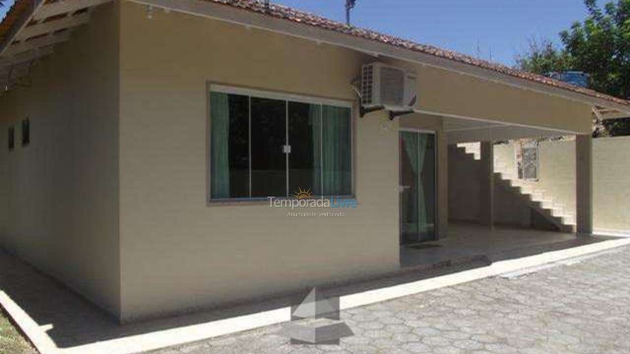 Casa para alquiler de vacaciones em Bombinhas (Praia de Bombas)