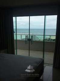 COVERAGE WITH VIEWS TO THE SEA AT 30M FROM THE BEACH