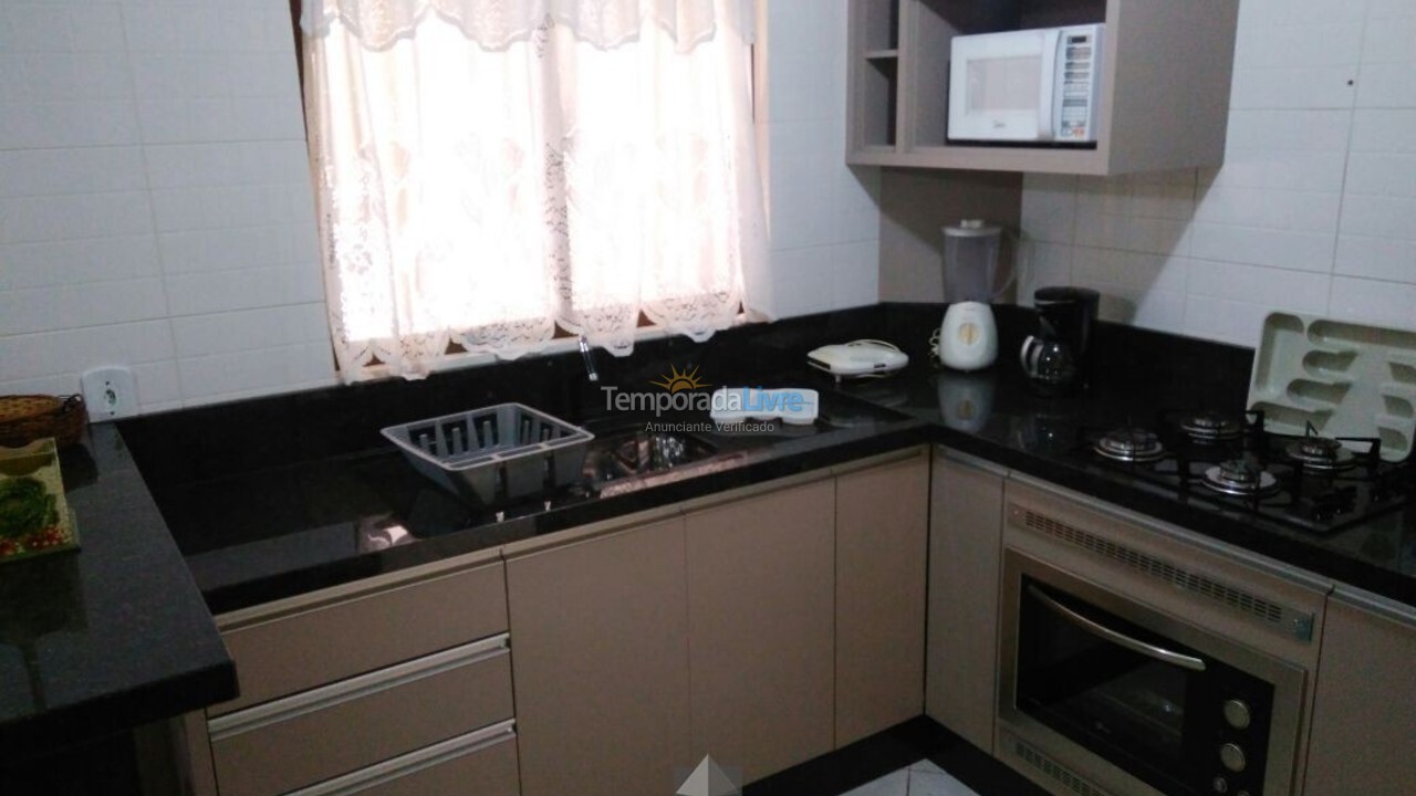 Casa para alquiler de vacaciones em Bombinhas (Praia de Bombas)