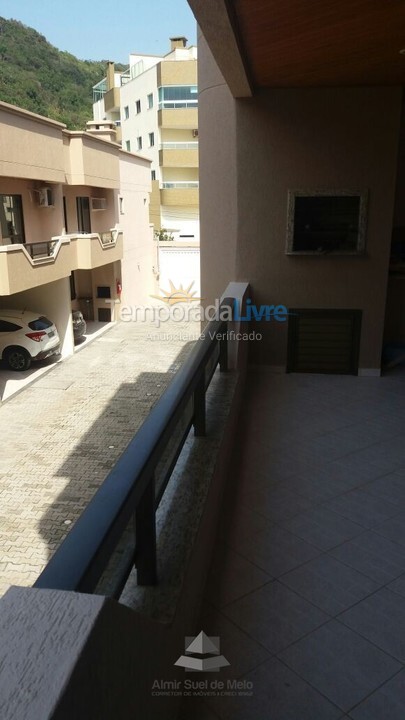 Casa para aluguel de temporada em Bombinhas (Praia de Bombas)