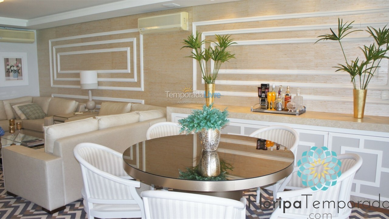 Apartamento para aluguel de temporada em Florianópolis (Praia Brava)