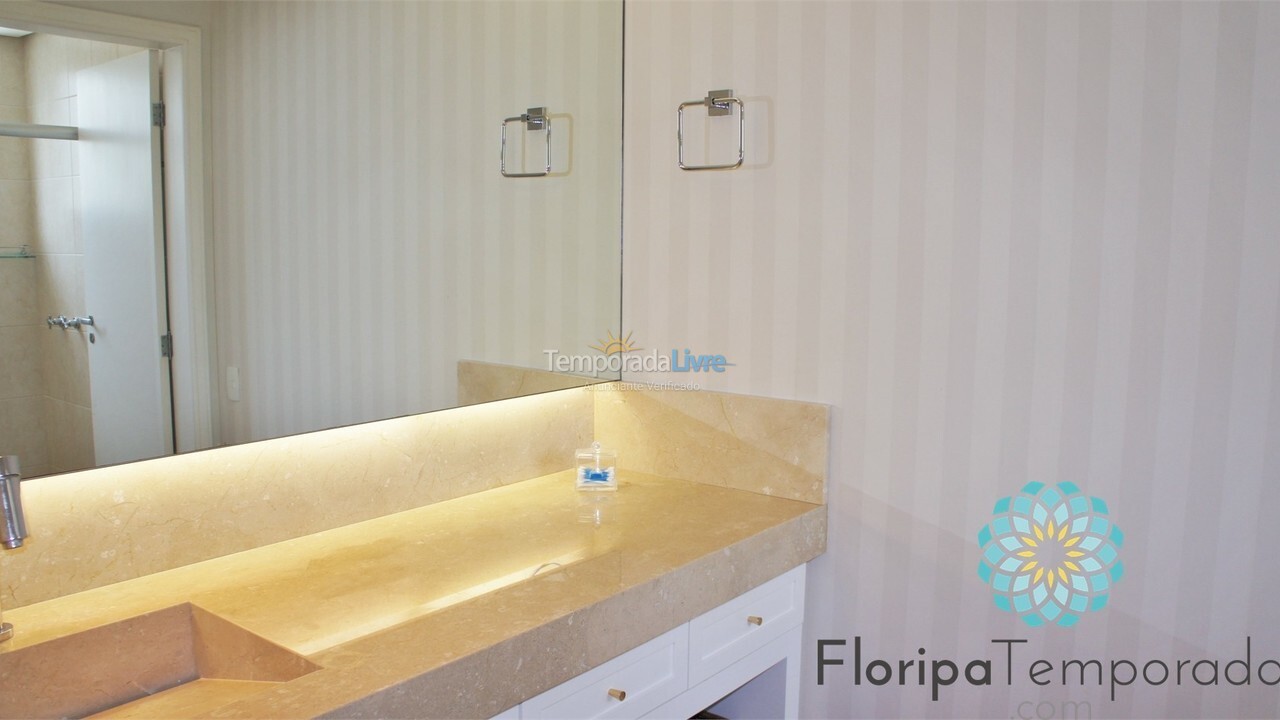 Apartamento para aluguel de temporada em Florianópolis (Praia Brava)