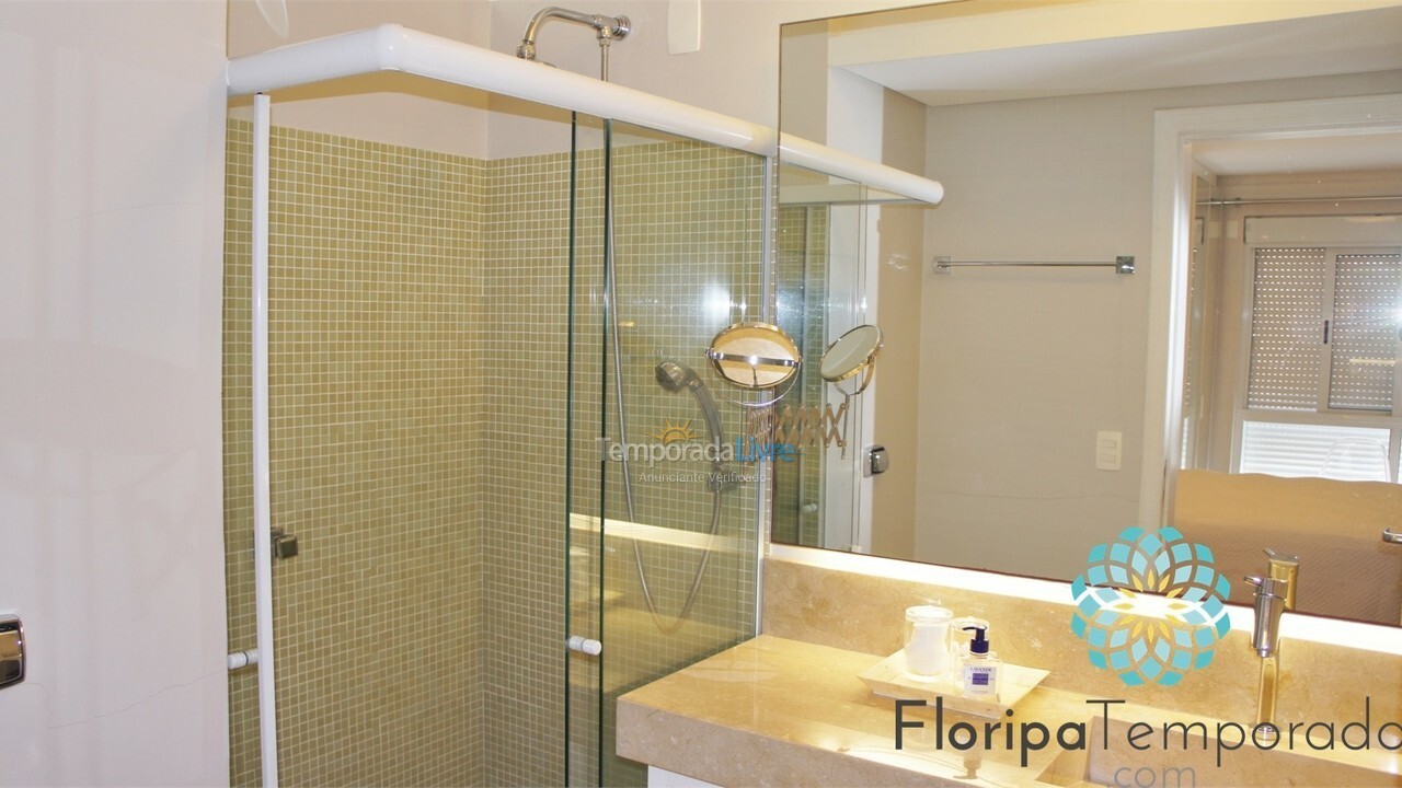 Apartamento para aluguel de temporada em Florianópolis (Praia Brava)