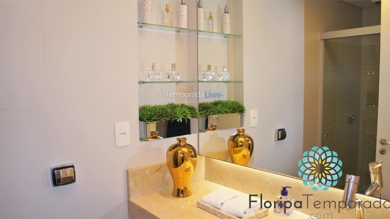 Apartamento para aluguel de temporada em Florianópolis (Praia Brava)