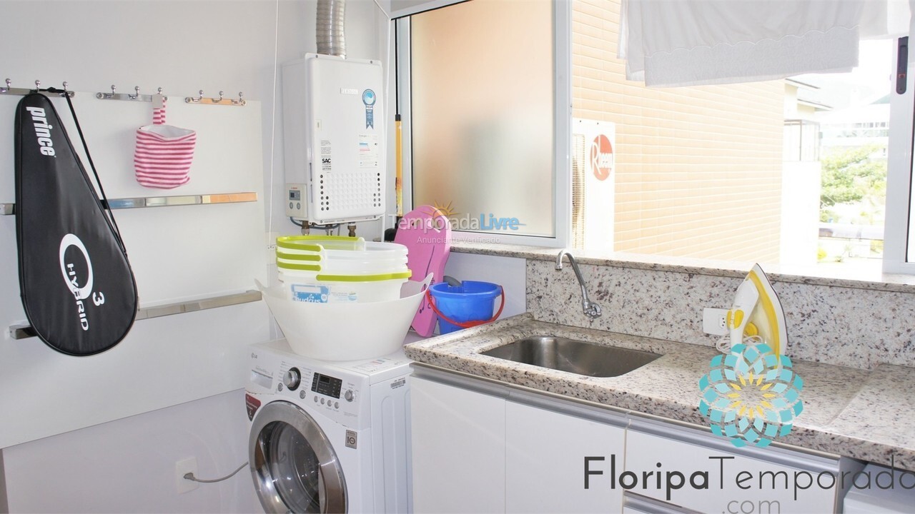 Apartamento para aluguel de temporada em Florianópolis (Praia Brava)