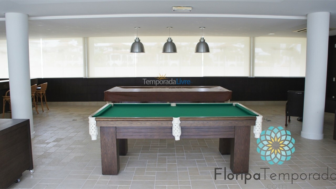 Apartamento para aluguel de temporada em Florianópolis (Praia Brava)