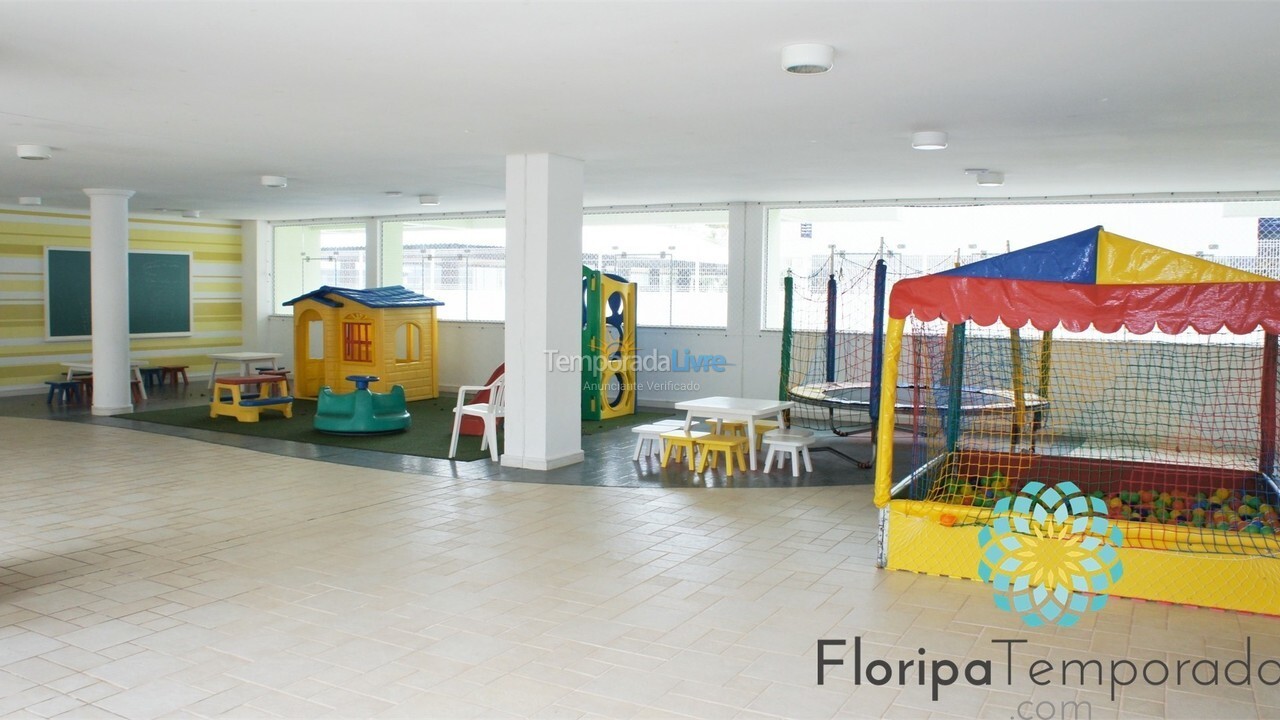 Apartamento para aluguel de temporada em Florianópolis (Praia Brava)