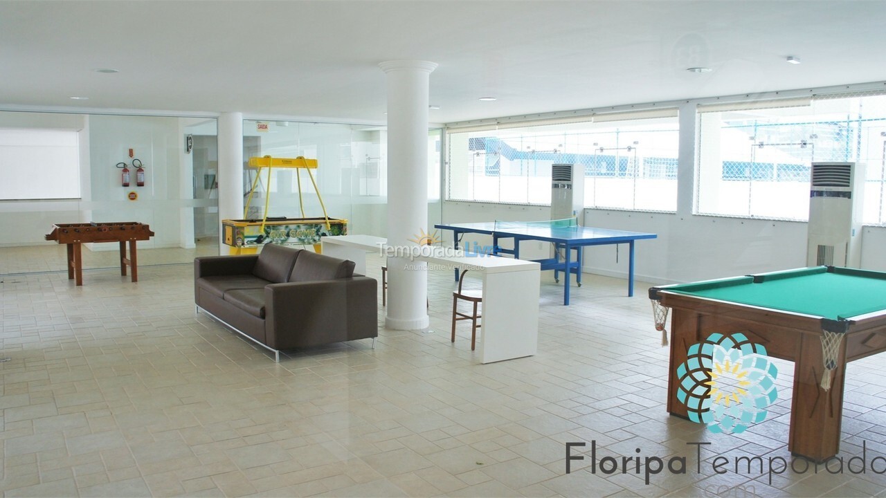 Apartamento para aluguel de temporada em Florianópolis (Praia Brava)