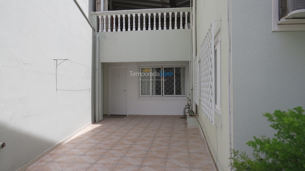 Apartamento para aluguel de temporada em Balneário Camboriú (Praia Central)
