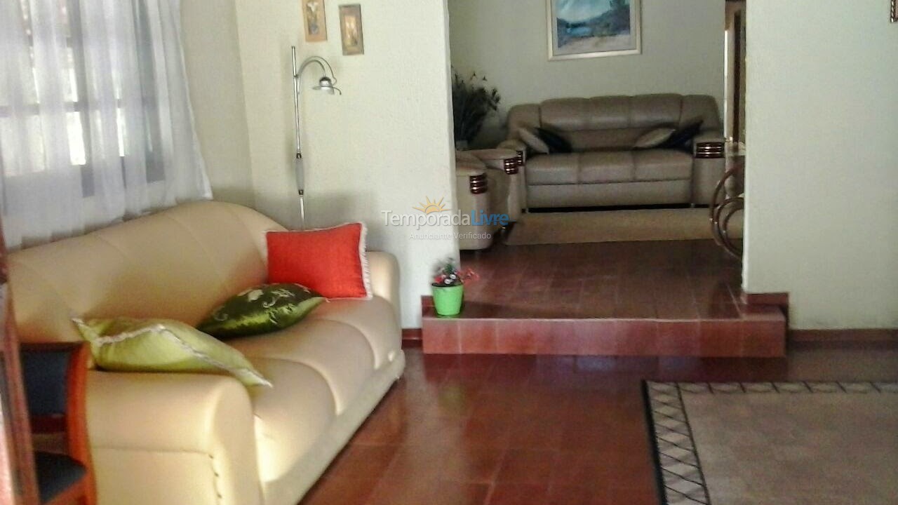 Ranch for vacation rental in Arujá (Canjicas)