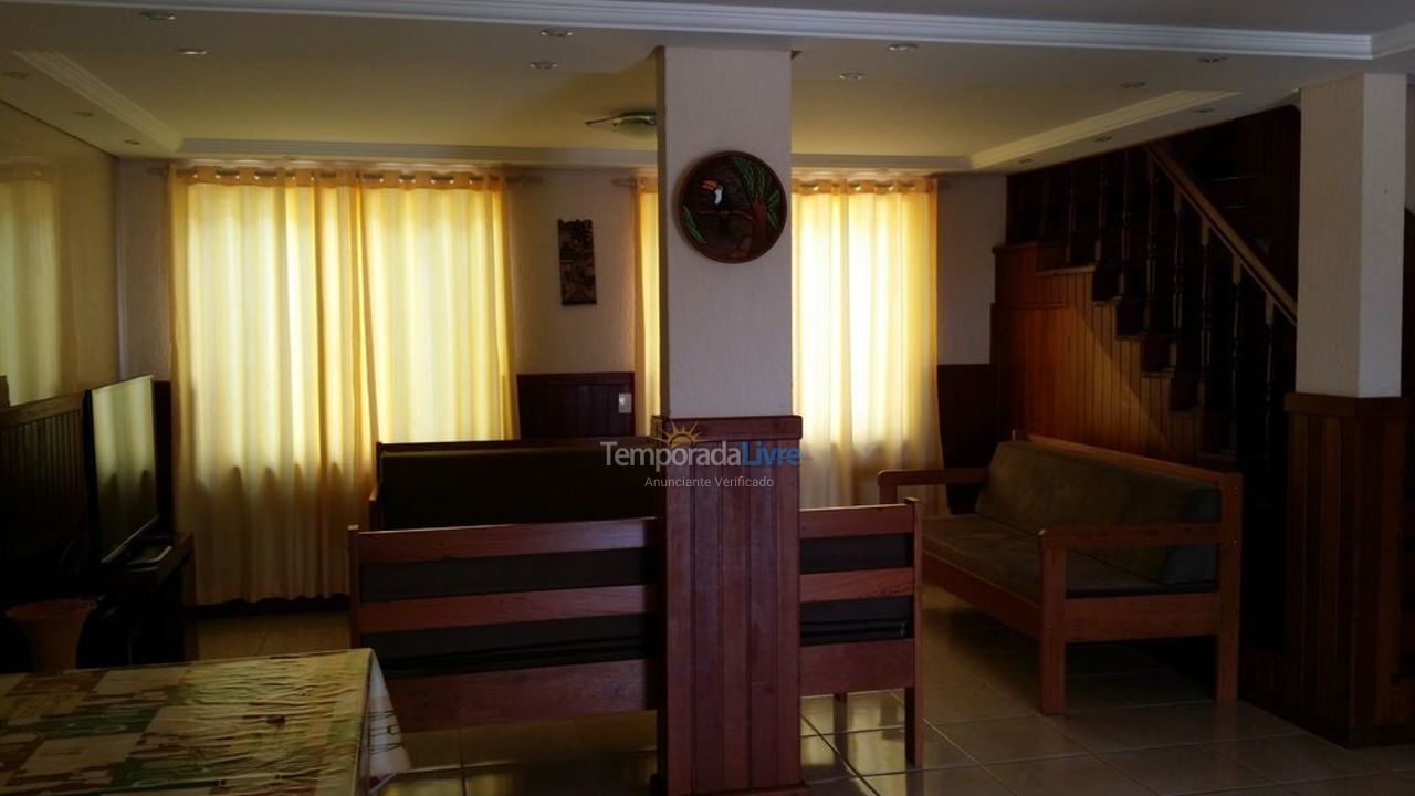 Casa para aluguel de temporada em Florianópolis (Praia do Santinho)