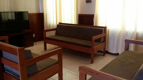 Excelente casa com piscina 25 pessoas a 100m da praia Santinho