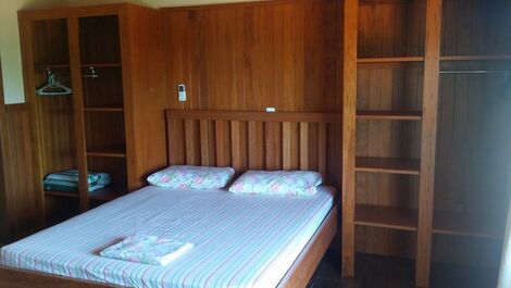 Excelente casa com piscina 25 pessoas a 100m da praia Santinho